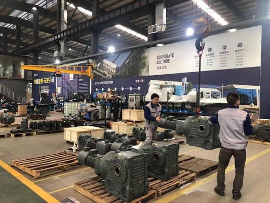 Wanshsin Fシリーズ螺旋形ギヤ減力剤ACコンベヤーのための電気斜めギヤ モーター